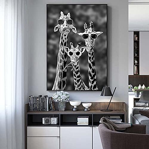Crno-bijela porodica žirafa sa čašama platnena zidna umjetnička slika na plakatu za zidni dekor i štampa smiješna