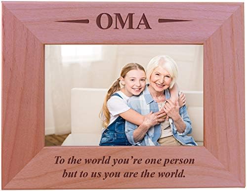 CustomGiftsNow Oma-za svijet si jedna osoba, ali za nas si svjetski ugravirani drveni okvir za slike