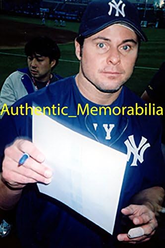 Jason Giambi Autographing Oakland Athletics 8x10 fotografija, w / Dooc, na slici Jason potpisivanja za nas, JSA autentificirane, New York Yankees, Svjetske serije prvaka, Oakland Atletika