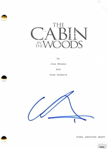 Chris Hemsworth je potpisao kabinu autograma u šumi sa celim filmskim skriptom W / James Spe coa - Thor, Thor Love i Thunder, Thor Raganrok, Thor The Dark World, Extgers: Endgame, 12 Stong, Muškarci u crnoj međunarodnoj, žurbi, U srcu mora