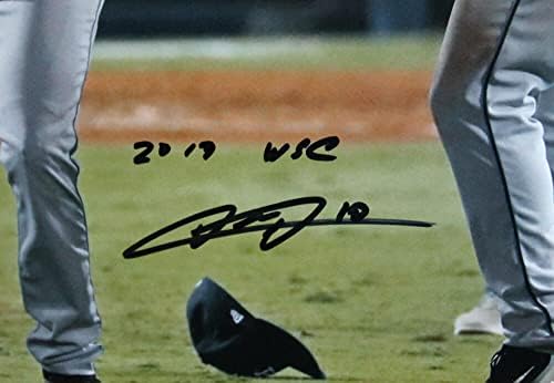 Yuli Gurriel Autographing Houston Astros 16x20 Proslava fotografija W / 2017 WSC-JSA W Black