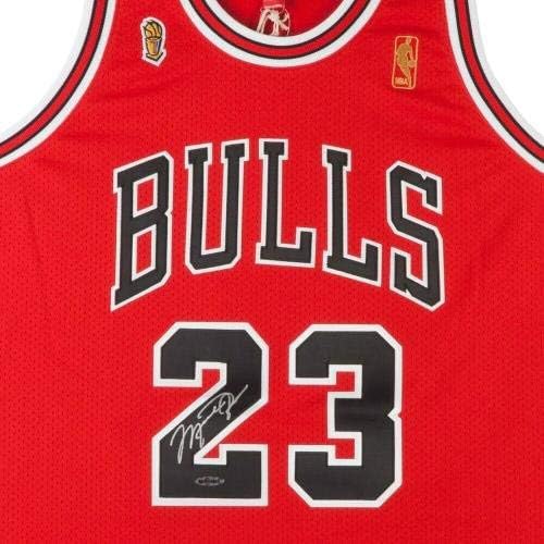 Michael Jordan potpisao je 1996-97 Mitchell & Ness Bulls Crveni dres NBA finale UDA - autogramirani NBA dresovi