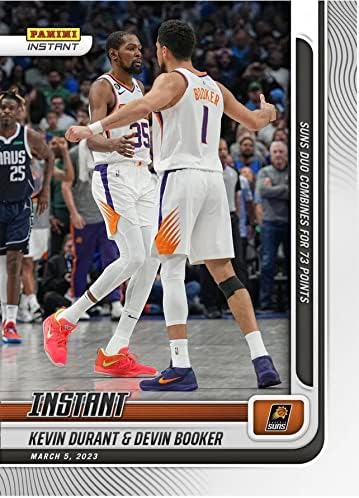 2022-23 Panini Instant Devin Booker i Kevin Duront # 193 - Sunce Duo kombinira za 73 boda - 3/5 / 23-košarkaška trgovačka kartona - Phoenix Suns - Print Trčanje od samo 178 izrađene! Dostavlja se u zaštitnom držaču za odvijanje.
