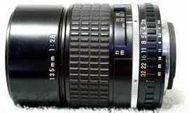 Nikon 135mm f/2.8 serija E sočivo za ručno fokusiranje