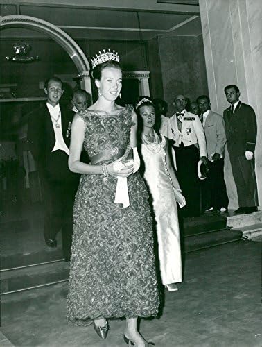 Vintage fotografija princeze Anne-Marie na prijemu prije vjenčanja sa grčkim kraljem Konstantinom